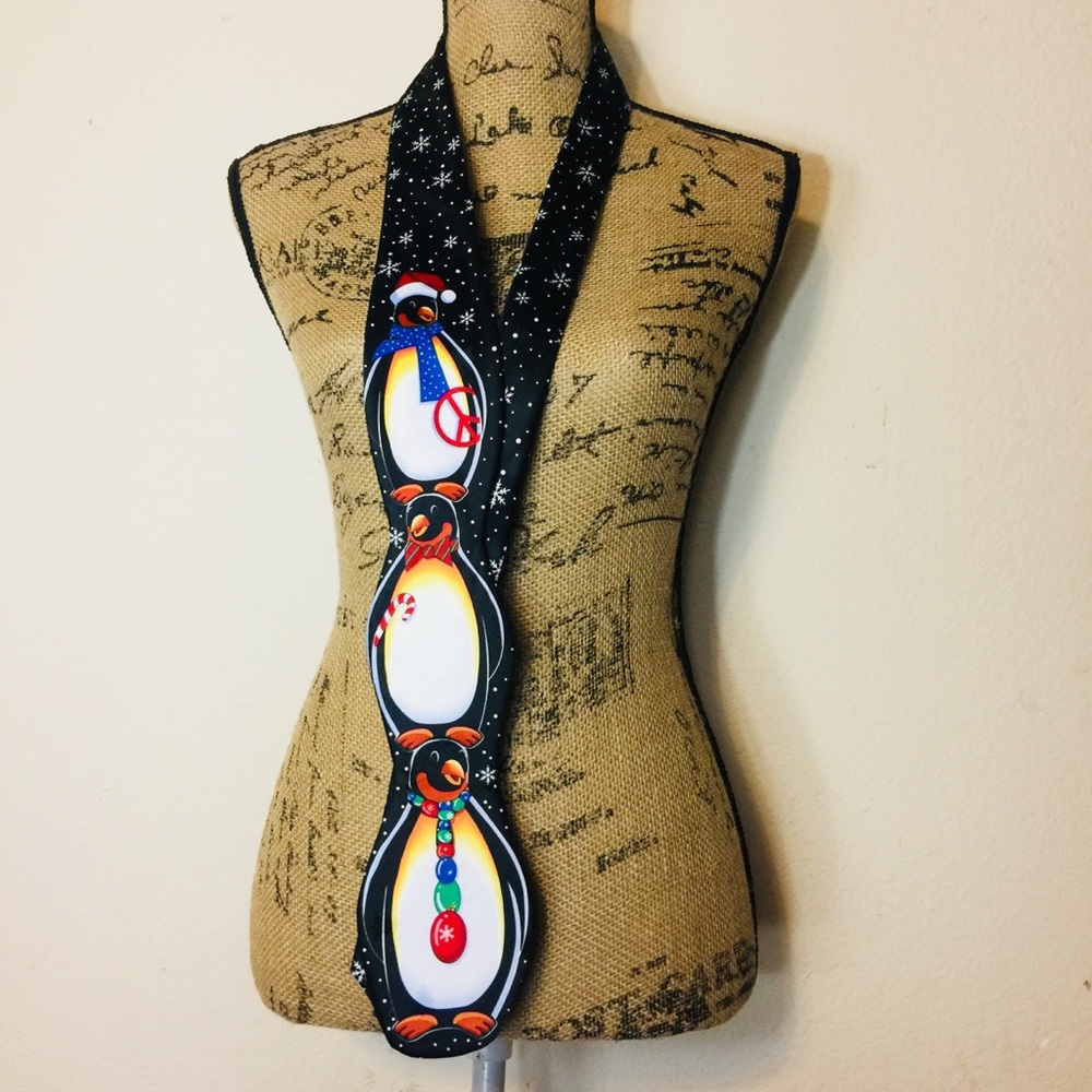 NWOT Men Holidays Penguins Neck Tie. MultiColors.
